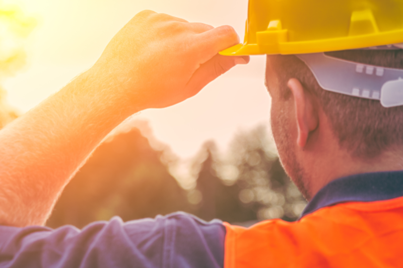 When choosing your pool builder, watch out for these red flags
